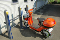 景観に配慮した新型バイク駐輪機が藤沢市に登場 画像