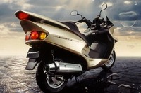 【リコール】ホンダの大排気量スクーター、急ブレーキで転倒 画像