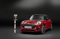 【デトロイトモーターショー15】MINI ハッチバック 新型に最強の「JCW」…2.0ターボは231hp 画像