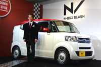 【ホンダ N-BOXスラッシュ 発表】峯川専務「Nシリーズ累計販売が来月100万台超に」 画像