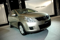 【マツダ MPV 新型発表】2種類のエクステリアを用意した理由 画像