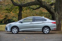 【ホンダ グレイス 試乗】フィットと別物のセダン専用パッケージ&後席快適性に脱帽…青山尚暉 画像