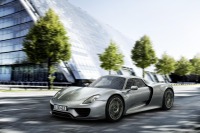 【ポルシェ 918スパイダー 試乗】その姿に似つかわしくないほどのジェントルさ…山崎元裕 画像