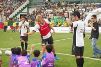 本田圭祐選手、タイでサッカースクール開催「サッカーを通じて夢を」 画像