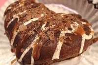 ことしのバレンタインはドーナツはいかが…チョコクリームがとろける有名店の限定品 画像