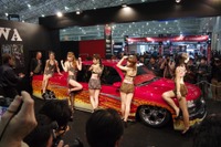 【東京オートサロン15】過激コンパニオンで話題のアイワ、今年も納得の注目度 画像