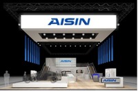 【デトロイトモーターショー15】アイシン精機グループ、開発中のリアスルーモニターを出展 画像