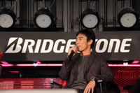【東京オートサロン15】佐藤琢磨「信頼性とパフォーマンスが抜群」…ブリヂストンタイヤの魅力語る 画像