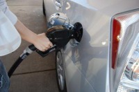 原油価格下落に伴い、輸入ガソリン値下げへ ミャンマー 画像