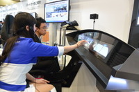 【オートモーティブワールド15】ルネサス、自動運転の統合コクピット体験デモ実施 画像