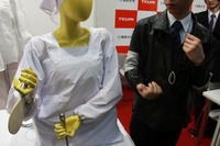 【ウェアラブルEXPO】スーツ型のキネティックセンサーでロボットを動かす 画像