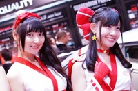 【東京オートサロン15】コンパニオン…クスコ 画像