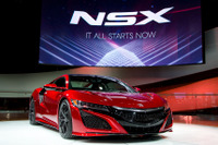 【デトロイトモーターショー15】ホンダ NSX 新型 チーフエンジニア「パフォーマンスはドライバーのために」 画像