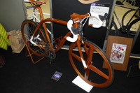 【ハンドメイドバイシクル展15】200万円の手づくり木造自転車、年間3台生産で4年待ち 画像