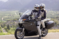 BMW Kシリーズに K1200GT 追加…春のツーリングシーズンに 画像