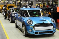 英国自動車生産、1.2%増の153万台 …2007年に次ぐ記録 2014年 画像