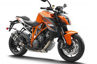 KTM 1290スーパーデュークR、2015年モデル発売…導入時期を繰り上げ 画像