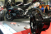 【東京モーターサイクルショー06】写真蔵…ヨシムラ 画像
