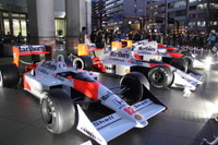 【ホンダ F1】歴代マシン8台、青山本社ビル前に登場…通行人の注目集める 画像