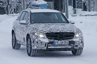 初撮り!! ベンツ「GLK」改め「GLC」PHEVモデルはEVモードで30km走る 画像