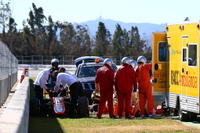 【F1】マクラーレン・ホンダのアロンソがクラッシュ、ドクターヘリで病院へ…バルセロナテスト4日目 画像