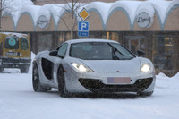 マクラーレン MP4-12C 後継モデルか!?　謎の試作車を捕獲 画像