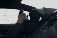 【ジュネーブモーターショー15】ランボルギーニ、「危険な」新型車を予告…アヴェンタドール の高性能版か 画像