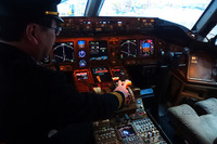 JAL機長が語る「B777のコックピット」…着陸の瞬間の操作と機体の動き［フォトレポート］ 画像