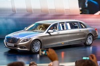 【ジュネーブモーターショー15】メルセデス-マイバッハに最上級、全長6.5mの「プルマン」 画像
