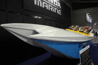 【ジャパンボートショー15】海のF1…ホンダ、170km/hで走るパワーボート展示 画像