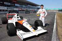 【鈴鹿ファン感謝デー15】山本尚貴、憧れのマクラーレン・ホンダ『MP4/6』を初ドライブ 画像