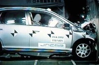 【JNCAP2001】どれが安全か、国土交通省が実際にぶつけて見ました 画像
