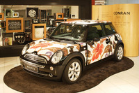 ザ・コンランショップにモザイクタイルを身につけた MINI 画像