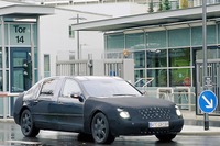 【新聞ウォッチ】三菱首脳、“慣例”破るパフォーマンスで「ゴーン日産」に挑戦 画像