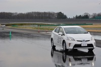 4月8日はタイヤの日、ブリヂストンが啓蒙活動…タイヤでクルマが変わるか体験してみた 画像