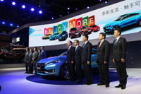 【上海モーターショー15】開幕、世界最大市場にそれぞれのアピール…セダン、SUV、環境対応車も 画像