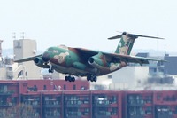 航空自衛隊、C-1輸送機を用いた立川飛行場での訓練飛行を実施 画像
