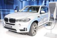 【上海モーターショー15】BMW 初の市販PHV、 X5 に設定 …2.0Lで4.0L級の性能 画像