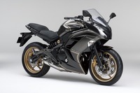 カワサキ Ninja 400、カーボングラフィックの限定モデルを発売 画像