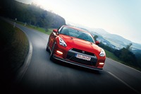 日産 GT-R、ロシアで大破…サッカー選手は奇跡の生還 画像