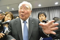 スズキ鈴木会長、未使用車の増加「責めるわけにはいかない」 画像