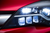 【フランクフルトモーターショー15】オペル アストラ 次期型、LEDマトリックスライトを設定 画像
