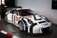 【ニュル24時間 2015】ポルシェ、新型GT3マシン『911 GT3R』を初公開…GTレース界 再席巻なるか？ 画像