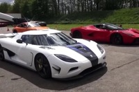 ラ・フェラーリ と ケーニグセグ アゲーラ、世界最高峰スーパーカーが加速競争［動画］ 画像