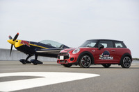 【レッドブル・エアレース 第2戦】MINI、JCW をオフィシャルカーとして提供 画像