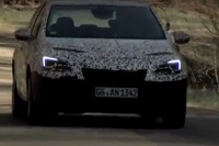 【フランクフルトモーターショー15】オペル アストラ 次期型、開発プロトタイプが走る 画像