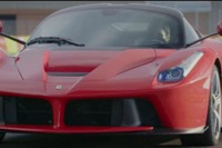 ラ・フェラーリ、サーキットで徹底テスト…963psのHVパワーを解き放つ［動画］ 画像
