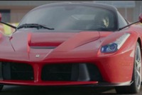 ラ・フェラーリ、サーキットで徹底テスト…963psのHVパワーを解き放つ［動画］ 画像