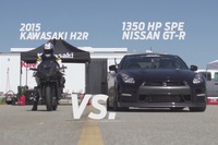 1350hpの日産 GT-R、カワサキ ニンジャ H2R と加速対決［動画］ 画像