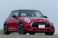 【MINI ジョン・クーパー・ワークス 試乗】洗練度きわまる“イカした”高性能車…島崎七生人 画像